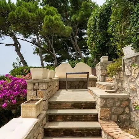 Roccia Di Mare Capri