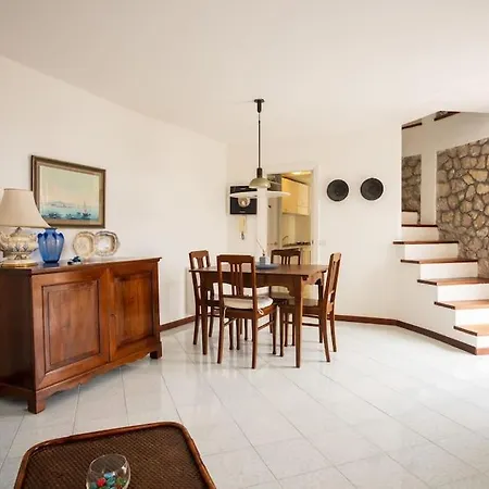 Villa Roccia Di Mare