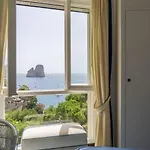 Roccia Di Mare Villa *